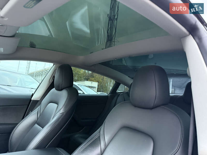 Седан Tesla Model 3 2021 в Полтаві