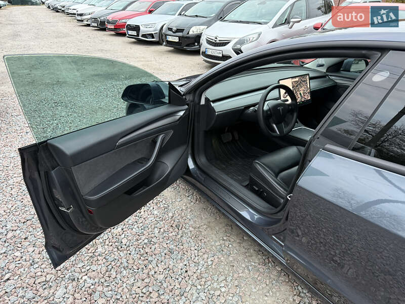 Седан Tesla Model 3 2021 в Полтаві