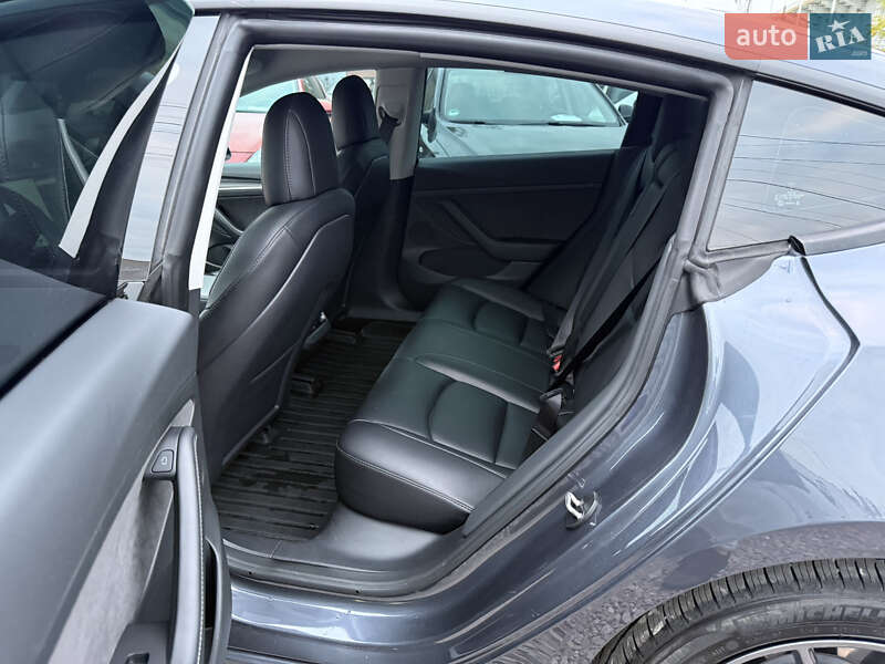 Седан Tesla Model 3 2021 в Полтаві