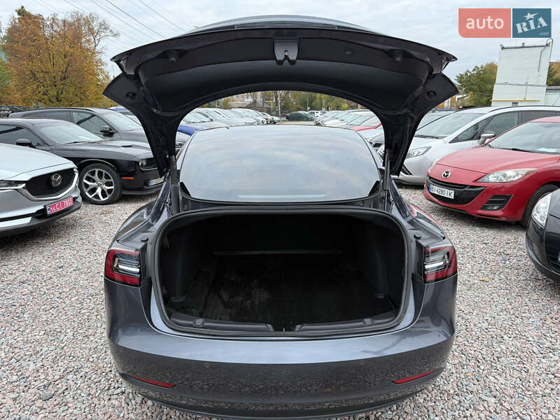 Седан Tesla Model 3 2021 в Полтаві