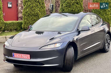 Седан Tesla Model 3 2025 в Киеве