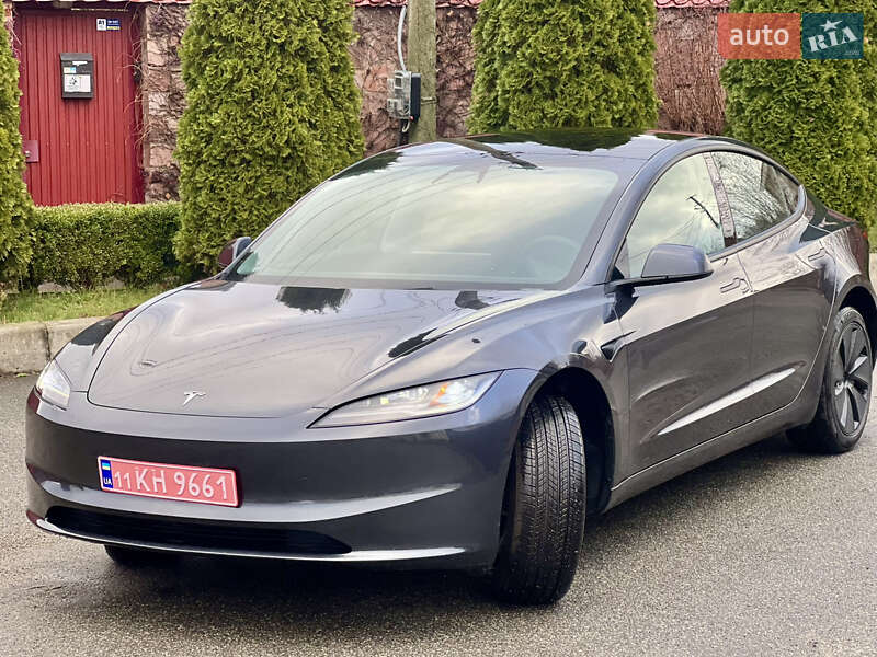 Tesla Model 3 2025