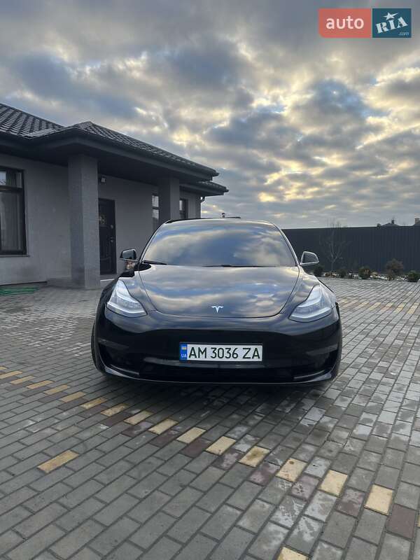 Седан Tesla Model 3 2019 в Житомирі