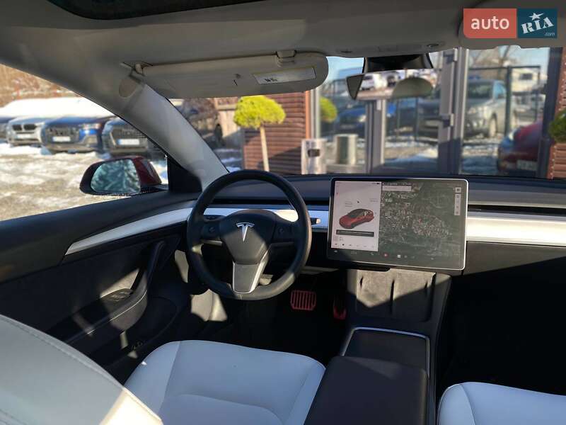 Седан Tesla Model 3 2021 в Львові