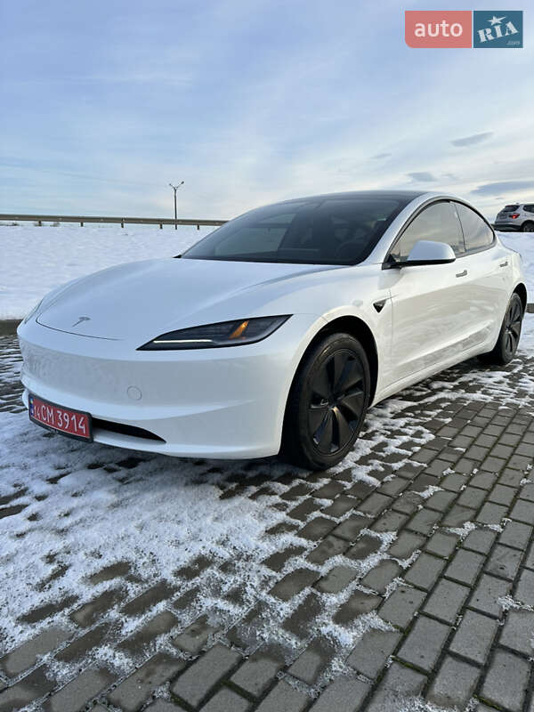 Седан Tesla Model 3 2024 в Львові