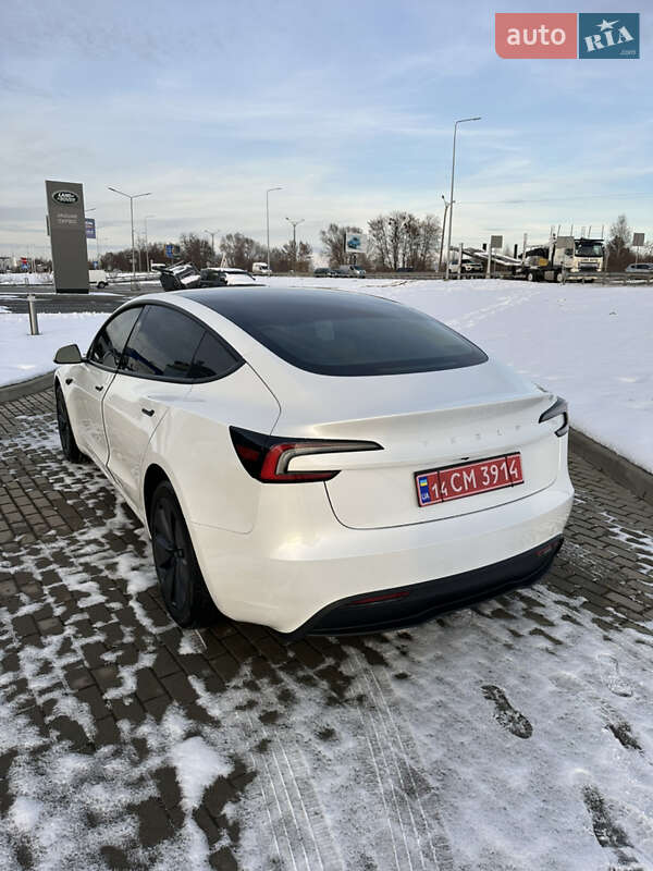 Седан Tesla Model 3 2024 в Львові
