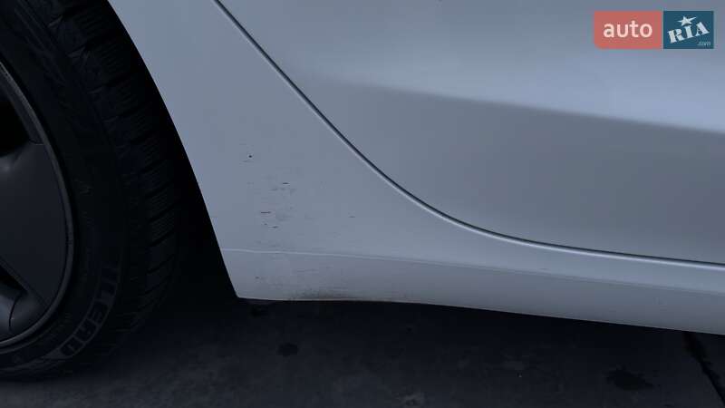 Седан Tesla Model 3 2020 в Києві