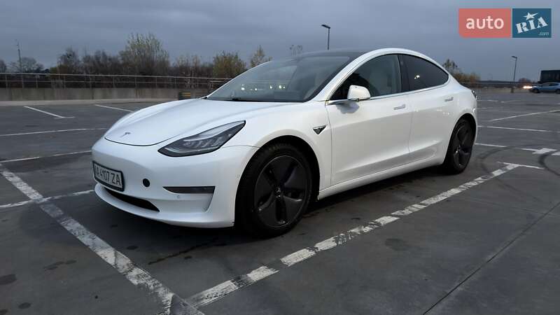 Седан Tesla Model 3 2020 в Києві