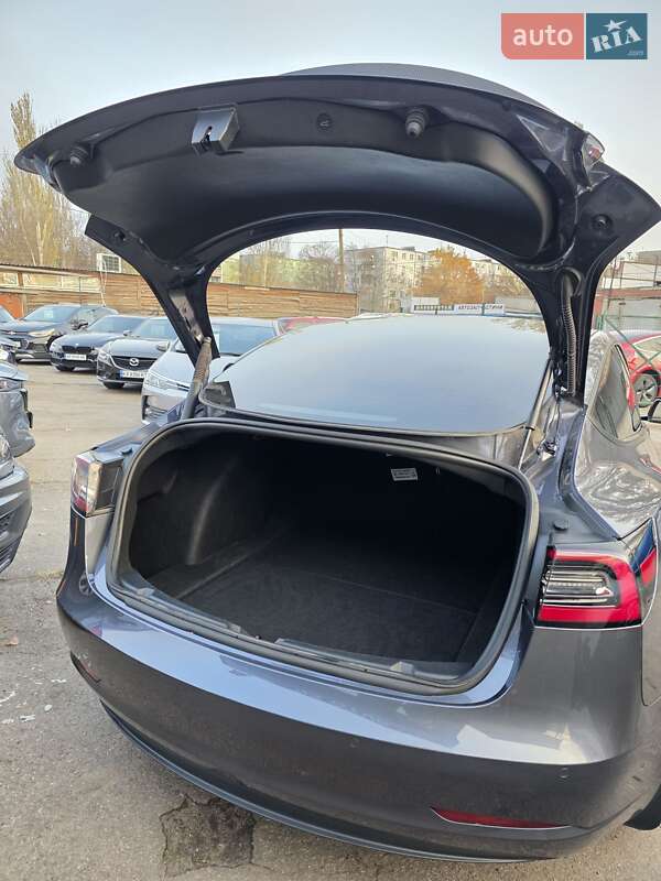 Седан Tesla Model 3 2022 в Днепре
