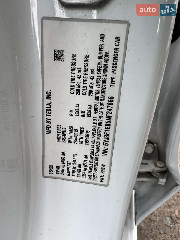 Седан Tesla Model 3 2022 в Ровно