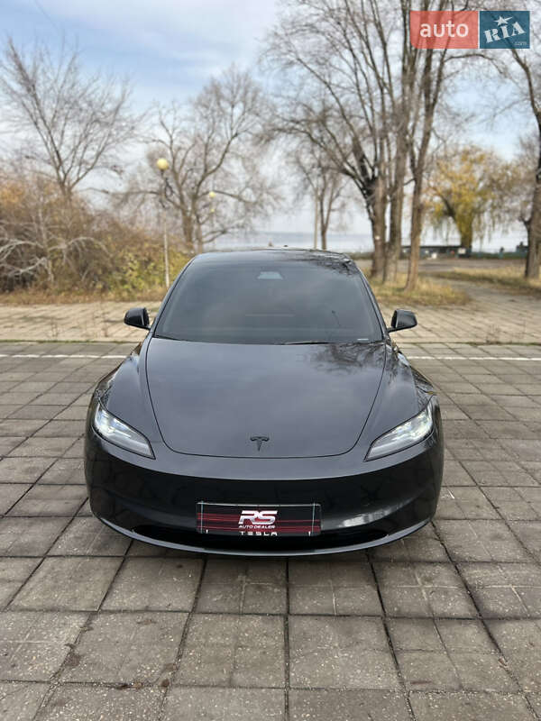 Седан Tesla Model 3 2024 в Запоріжжі