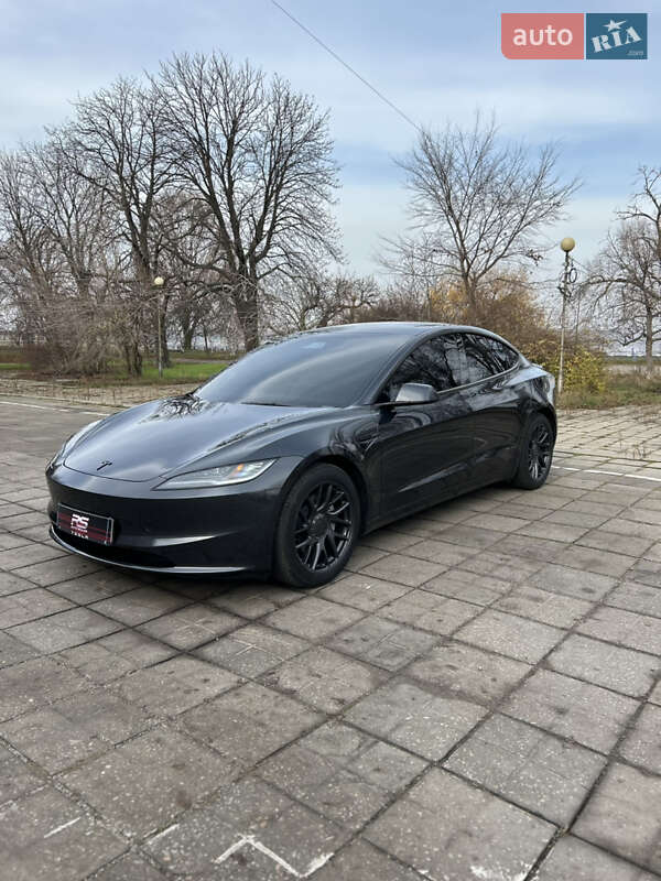 Седан Tesla Model 3 2024 в Запоріжжі