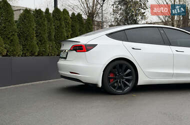 Седан Tesla Model 3 2021 в Киеве