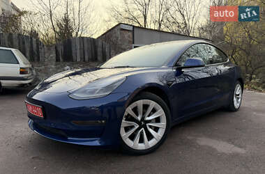 Седан Tesla Model 3 2022 в Киеве