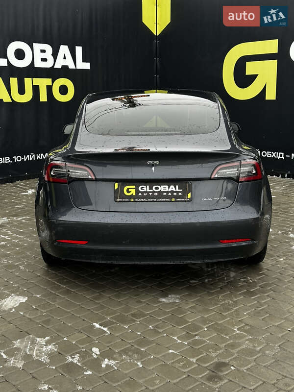 Седан Tesla Model 3 2022 в Львове