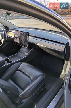 Седан Tesla Model 3 2019 в Полтаве