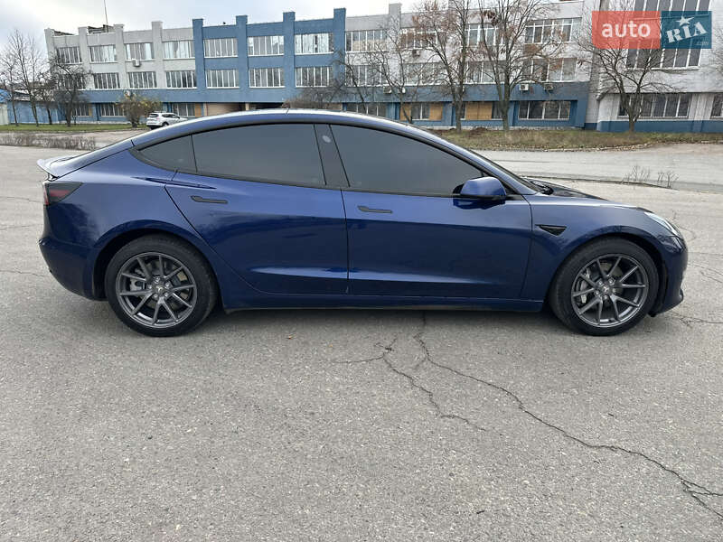 Седан Tesla Model 3 2022 в Дніпрі