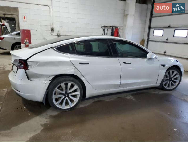 Седан Tesla Model 3 2020 в Киеве фото 3 Седан Tesla Model 3 2020 в Киеве