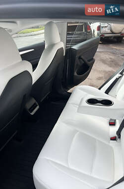 Седан Tesla Model 3 2023 в Дніпрі