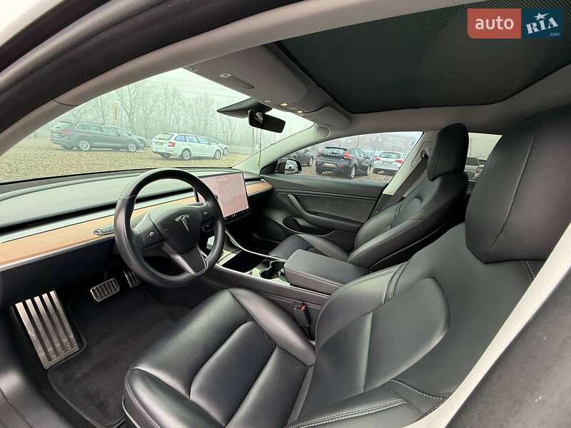 Седан Tesla Model 3 2018 в Коломые