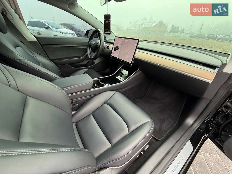 Седан Tesla Model 3 2018 в Коломые