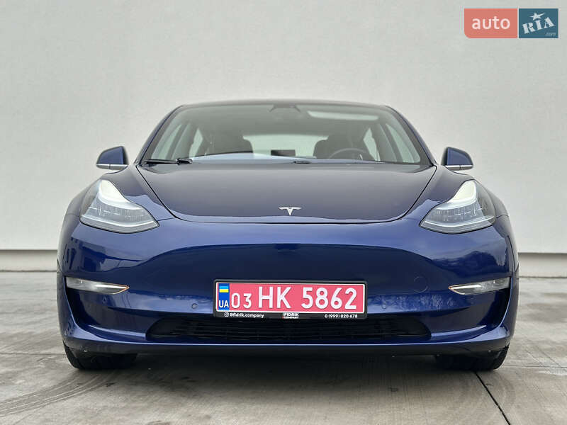 Седан Tesla Model 3 2018 в Луцке