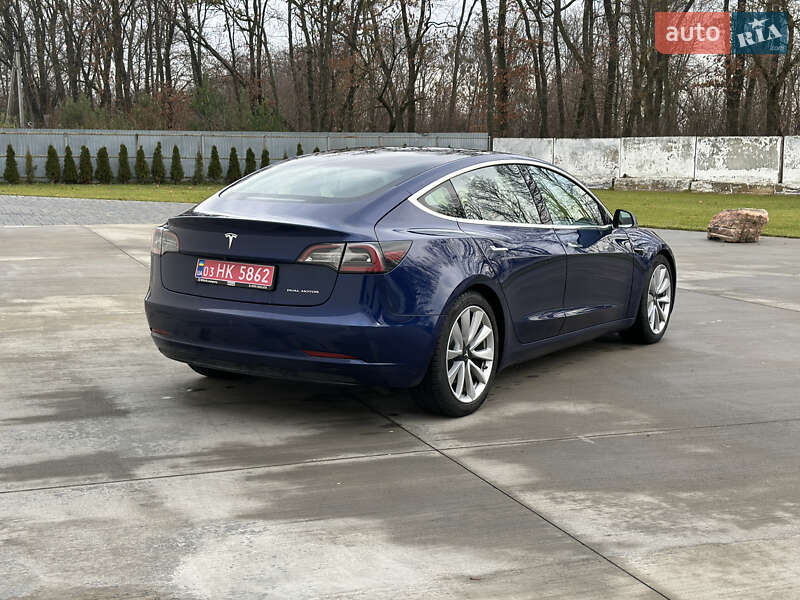 Седан Tesla Model 3 2018 в Луцке