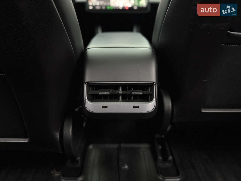 Седан Tesla Model 3 2019 в Дніпрі фото 23 Седан Tesla Model 3 2019 в Дніпрі