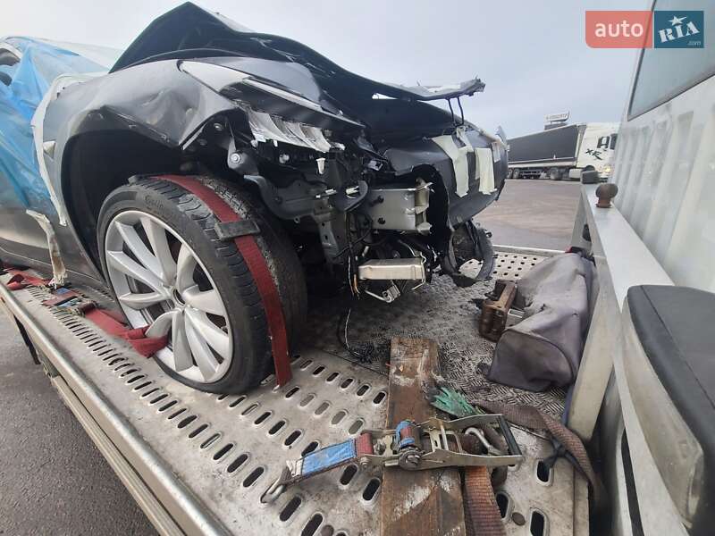 Седан Tesla Model 3 2019 в Львове фото 14 Седан Tesla Model 3 2019 в Львове