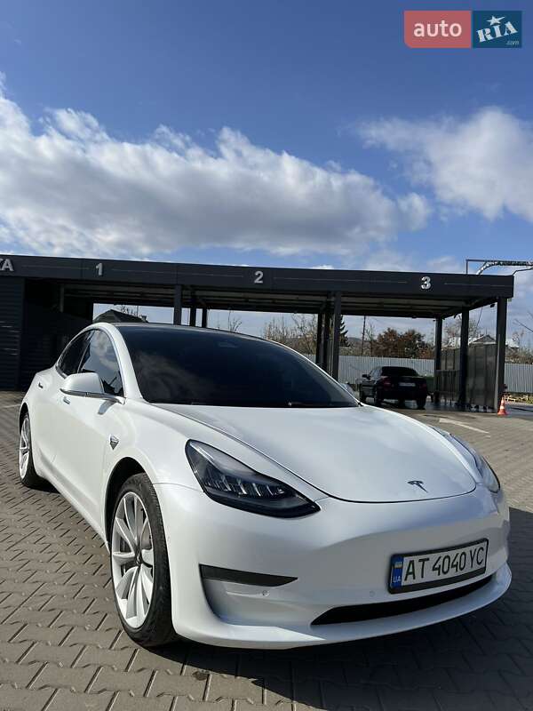 Tesla Model 3 2019
