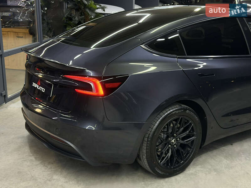 Седан Tesla Model 3 2024 в Одессе