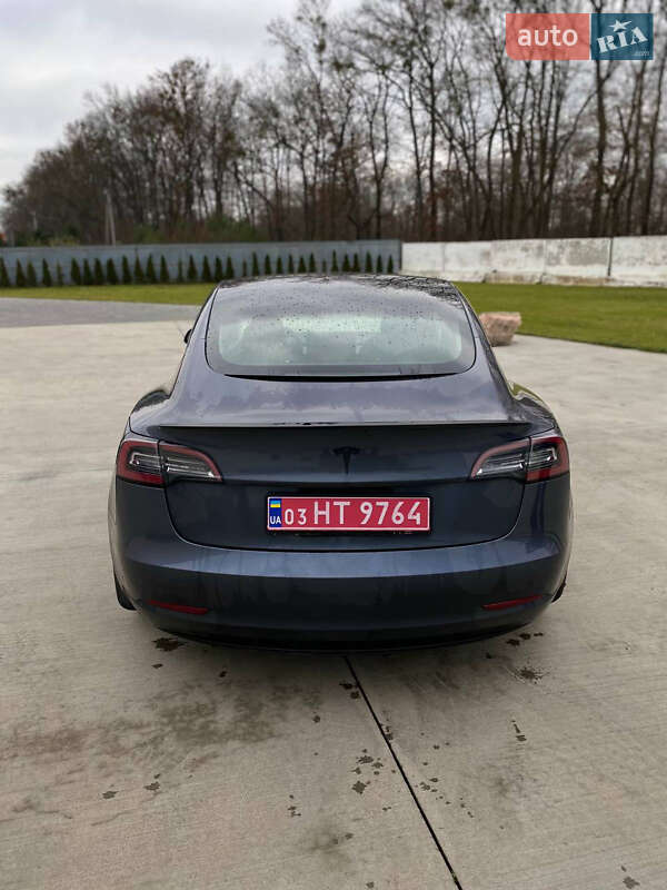 Седан Tesla Model 3 2021 в Луцке