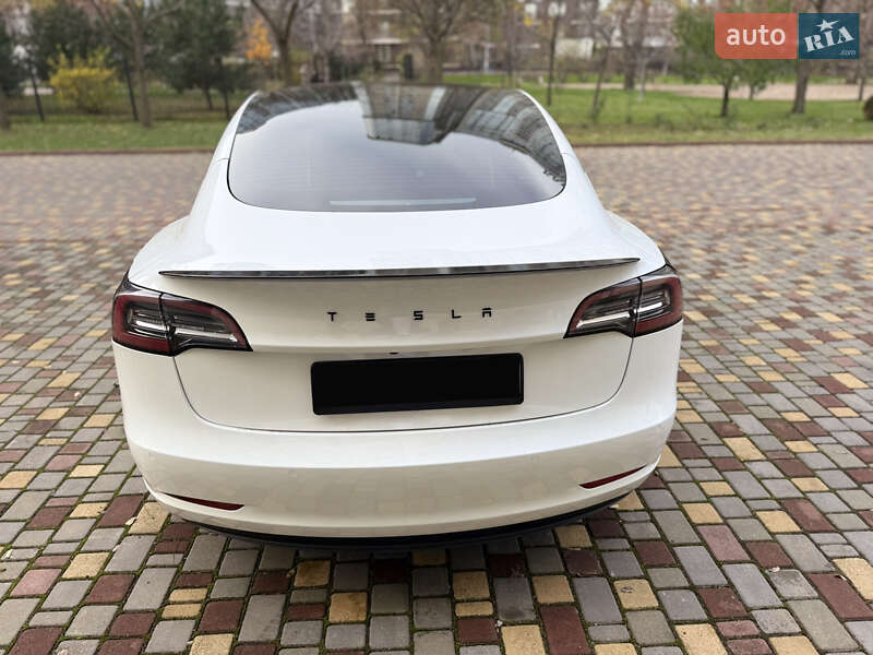 Седан Tesla Model 3 2022 в Одесі