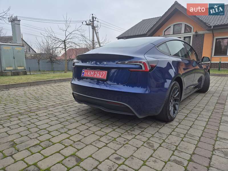 Седан Tesla Model 3 2024 в Києві