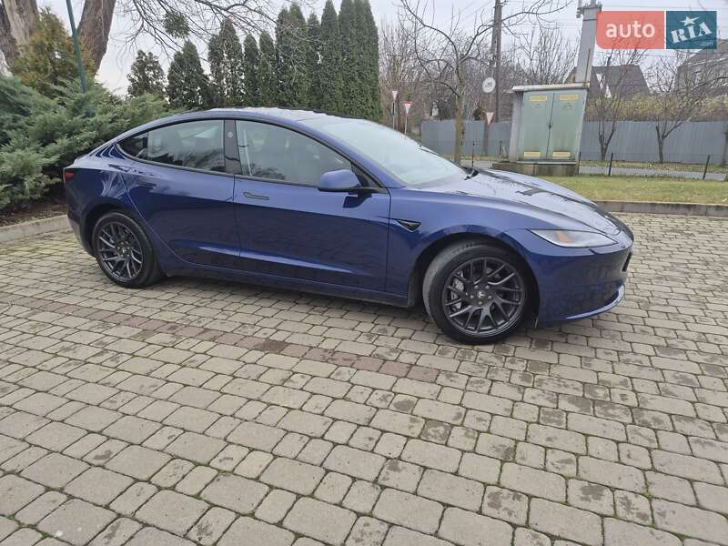 Седан Tesla Model 3 2024 в Києві