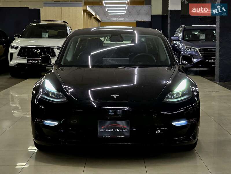 Седан Tesla Model 3 2021 в Миколаєві