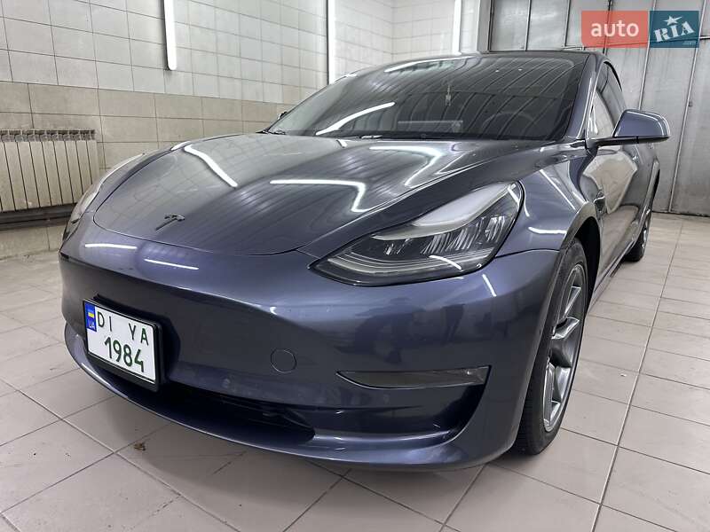 Седан Tesla Model 3 2022 в Сумах