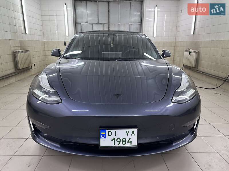 Седан Tesla Model 3 2022 в Сумах