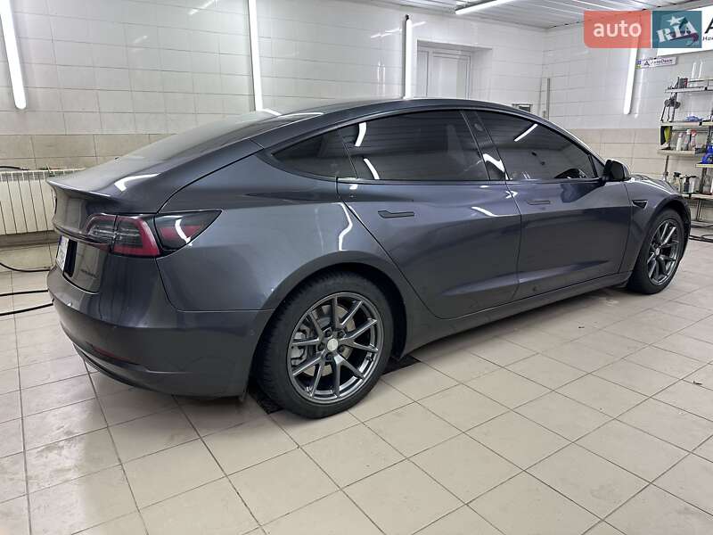 Седан Tesla Model 3 2022 в Сумах