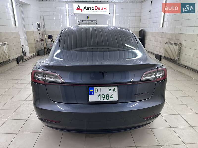 Седан Tesla Model 3 2022 в Сумах