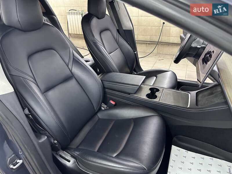 Седан Tesla Model 3 2022 в Сумах