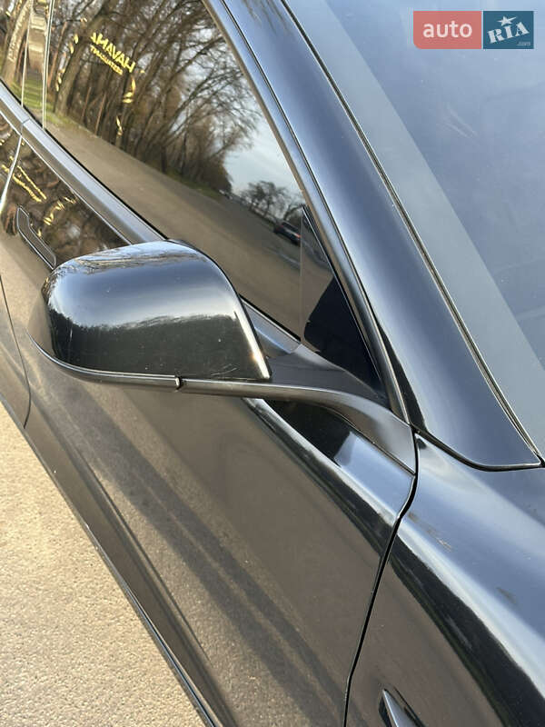 Седан Tesla Model 3 2023 в Києві