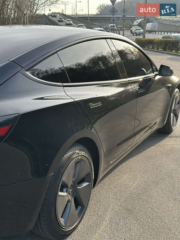 Седан Tesla Model 3 2023 в Києві