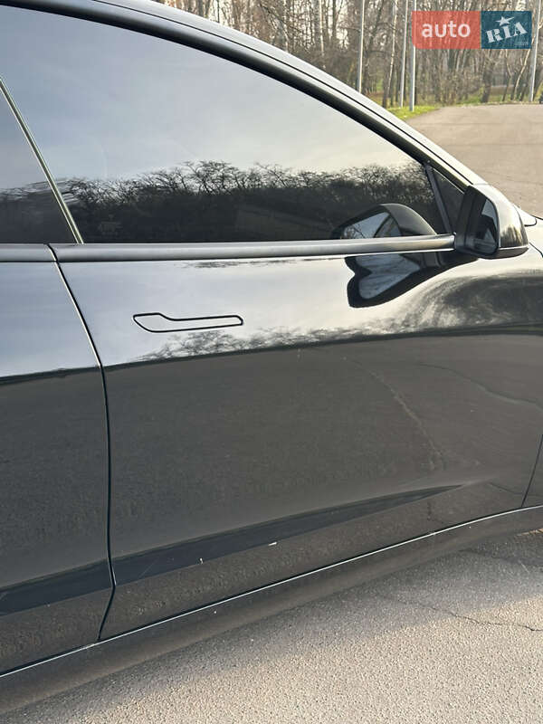 Седан Tesla Model 3 2023 в Києві