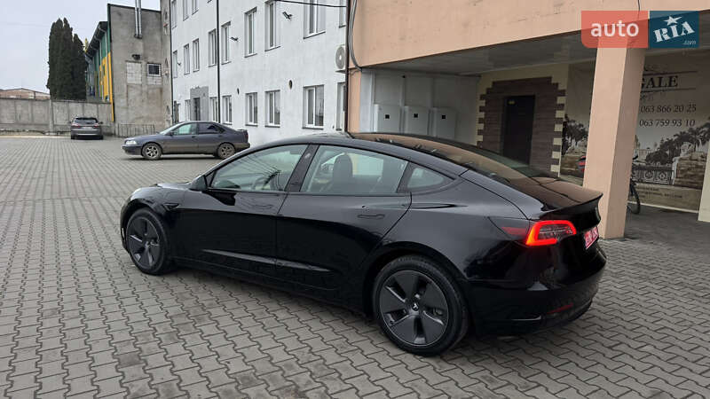 Седан Tesla Model 3 2023 в Луцке