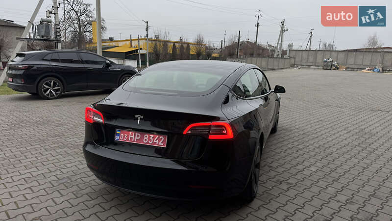 Седан Tesla Model 3 2023 в Луцке