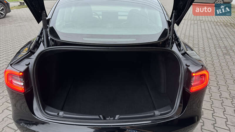 Седан Tesla Model 3 2023 в Луцке