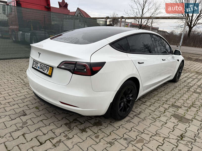 Седан Tesla Model 3 2022 в Хусте