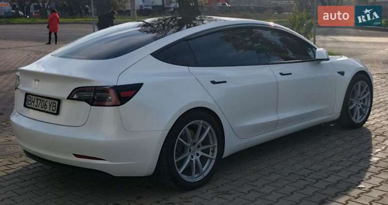 Седан Tesla Model 3 2021 в Одессе