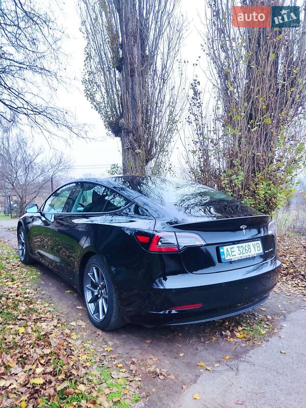 Седан Tesla Model 3 2021 в Дніпрі